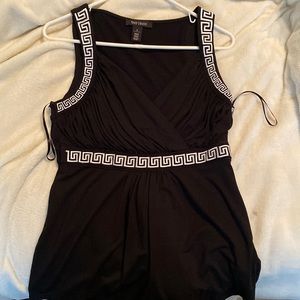 White House Black Market Top Medium